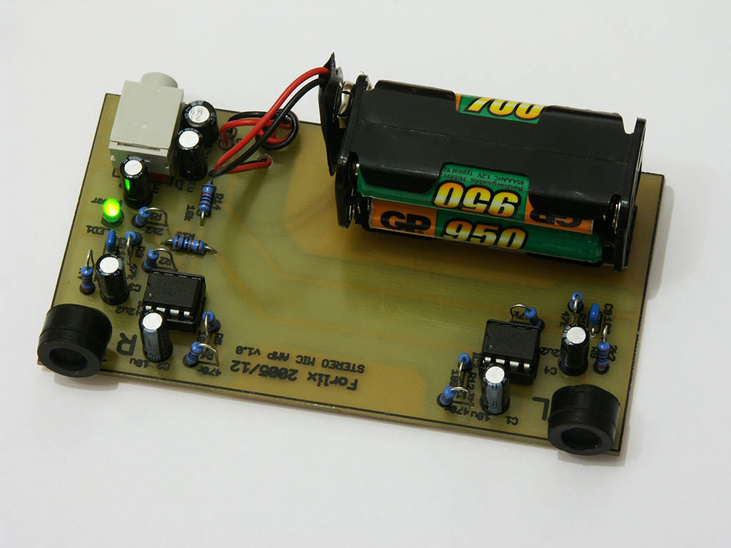 Stereo mic-amp with very low noise amplifiers, 7.6mA