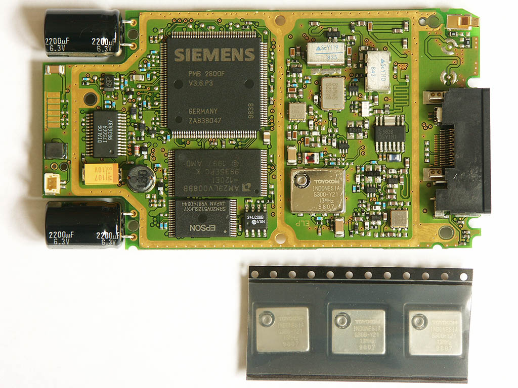 PCB of Siemens C11e cell phone, equipped with exactly the same VCXO i already own