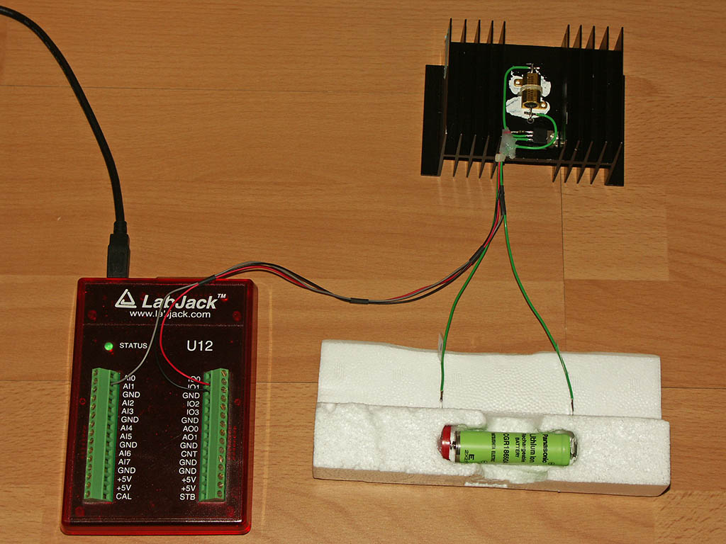 Test rig for discharging 18650 Li-Ion cells, PC logs Voltage curve and capacity