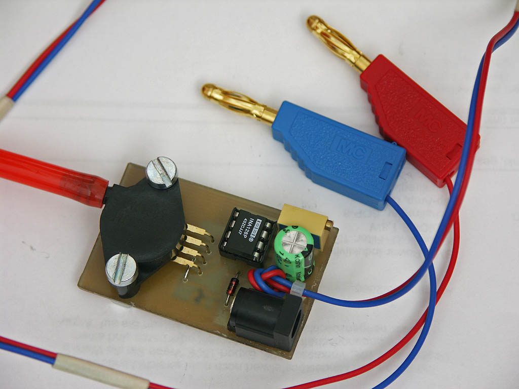 Self-made cheap gas-pressure sensor PCB, 0 to 1 Volt output corresponds to 0 to 1 Bar absolute pressure