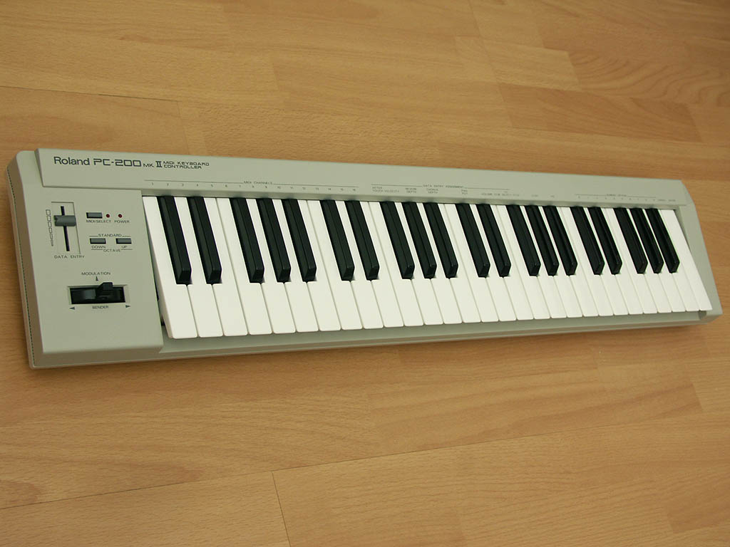 Roland PC-200 mk II keyboard controller - The complete overhaul of this took over 3 months. Finally its done and I can play
