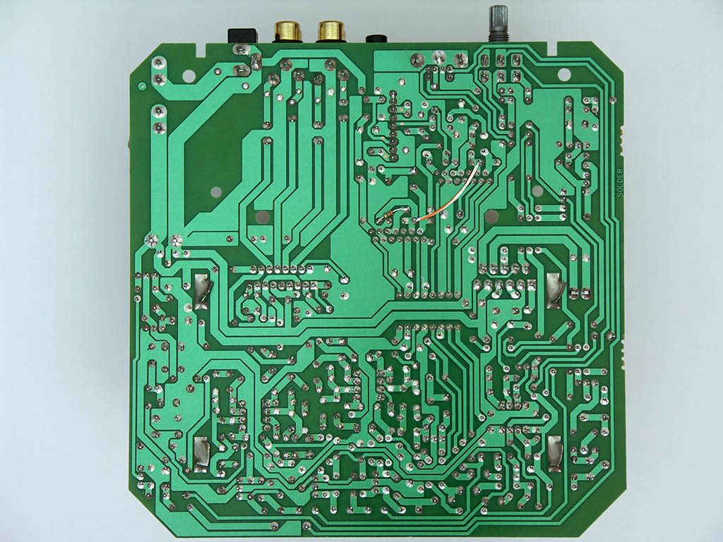 Cambridge SoundWorks FPS 1500 PCB - What an engineering failure! I had to replace the four satellite crossover filters by actual 2nd order high-passes...