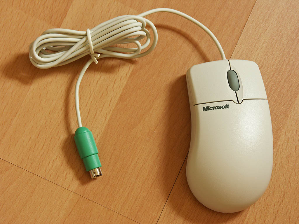 While replacing my keyboard, I decided to also replace my mouse. As I'm a purist, I'm still using the MS IntelliMouse 1.3A, of which I bought several ...