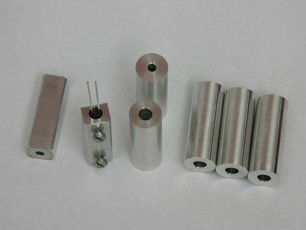 Unfinished SM optical fiber interfaces for standard LED/PIN-Diodes, left: 2 prototypes
