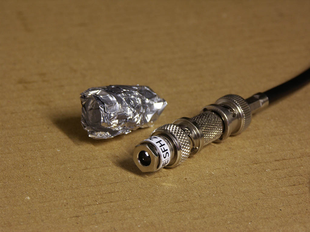 SFH 203 photodiode in BNC plug, used with aluminum shield as xray sensor on oscilloscope