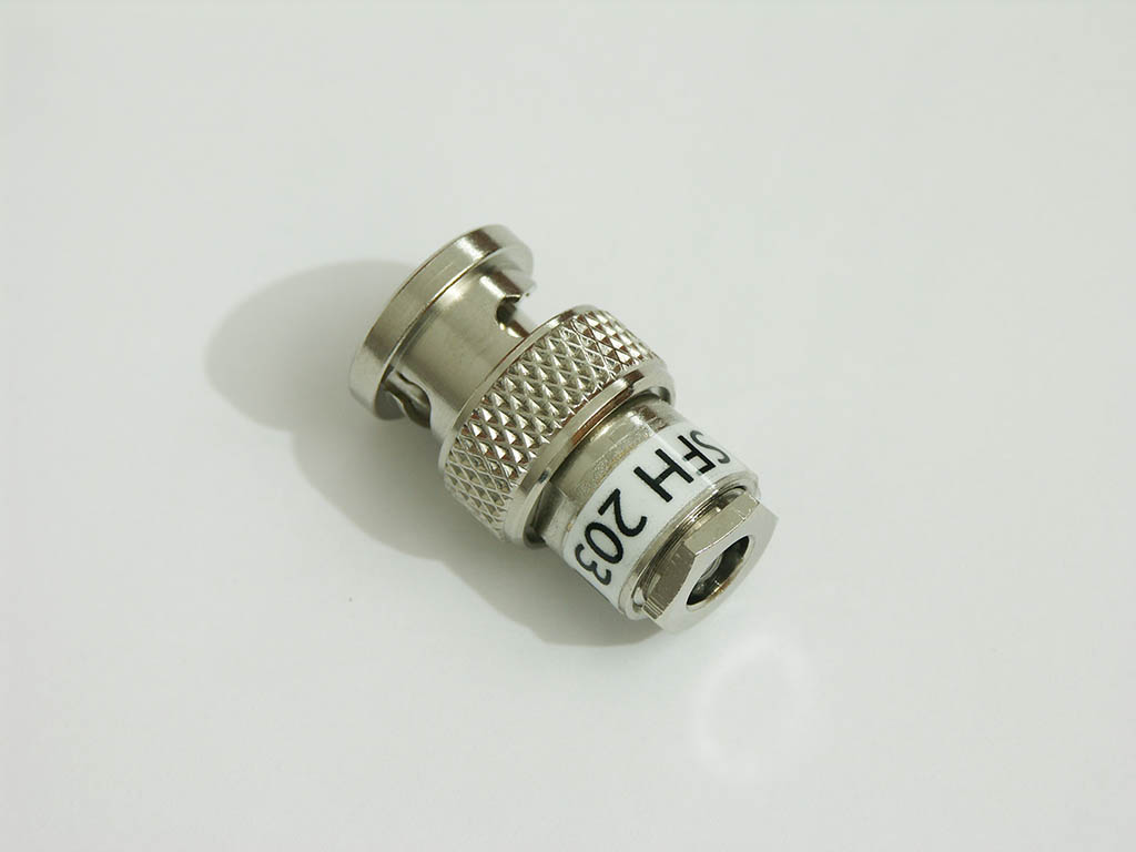 SFH203 PIN photodiode in BNC plug, well suited for testing IR-remotes, measuring modulation frequencies of light, etc. - used directly on 1Mohm oscill...